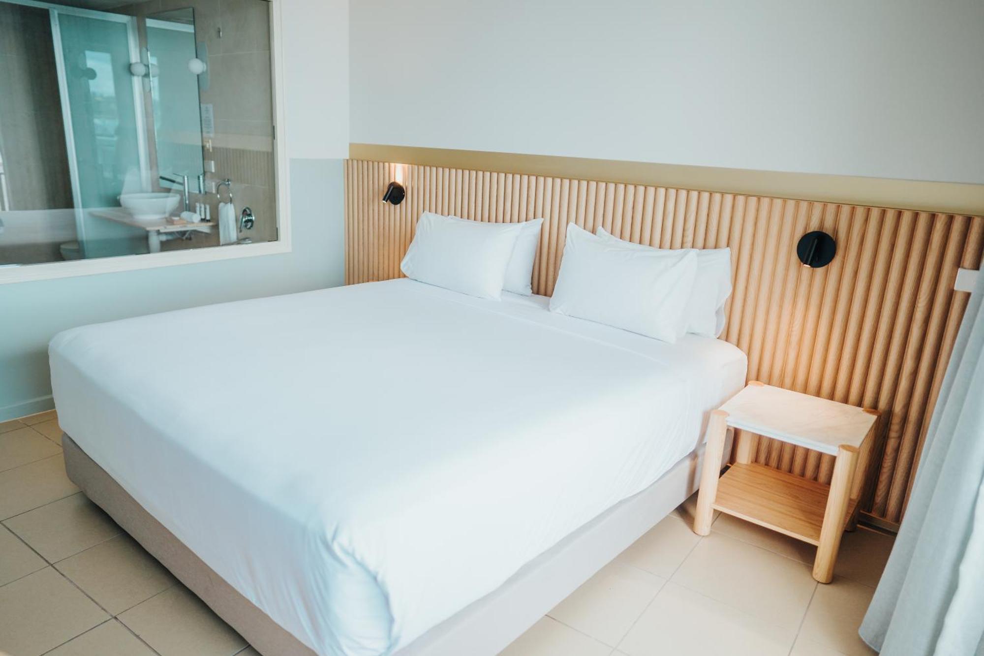 Deluxe Harbour View Room
